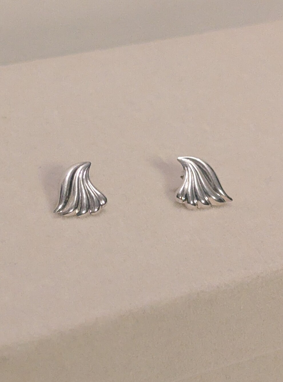 925 Avon Sterling Silver Wave Stud Earrings - R072726-01
